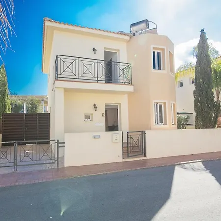 Beautiful 5 Star Holiday In A Prime Location In Paralimni,book Early To Secure Your Dates, 1319 *