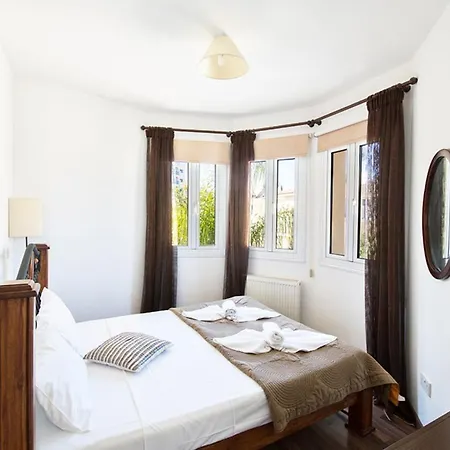 Beautiful 5 Star Holiday In A Prime Location In Paralimni,book Early To Secure Your Dates, 1319 *