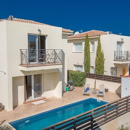 Beautiful 5 Star Holiday In A Prime Location In Paralimni,book Early To Secure Your Dates, 1319 فيلة باراليمني