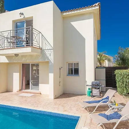 Beautiful 5 Star Holiday In A Prime Location In Paralimni,book Early To Secure Your Dates, 1319 فيلة *