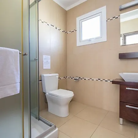 Beautiful 5 Star Holiday In A Prime Location In Paralimni,book Early To Secure Your Dates, 1319 *