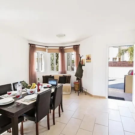 Beautiful 5 Star Holiday In A Prime Location In Paralimni,book Early To Secure Your Dates, 1319 *